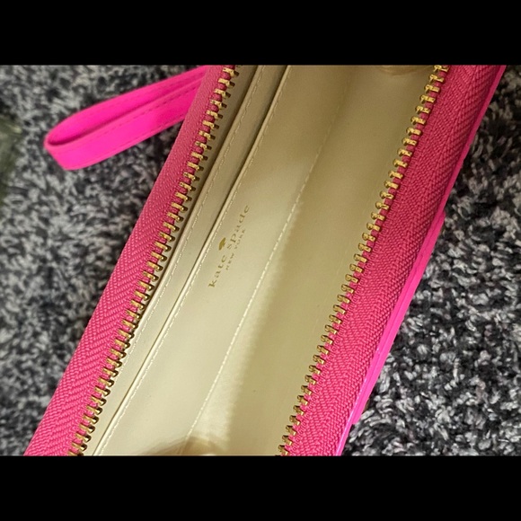 ✨2XHost Pick✨Kate Spade Wristlet - Picture 4 of 4